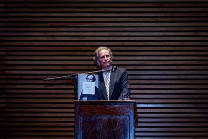 El economista y escritor Alberto Benegas Lynch (h) sostuvo que esta obra de Alberdi es "el esqueleto de lo que fue la parte gloriosa" de la historia argentina