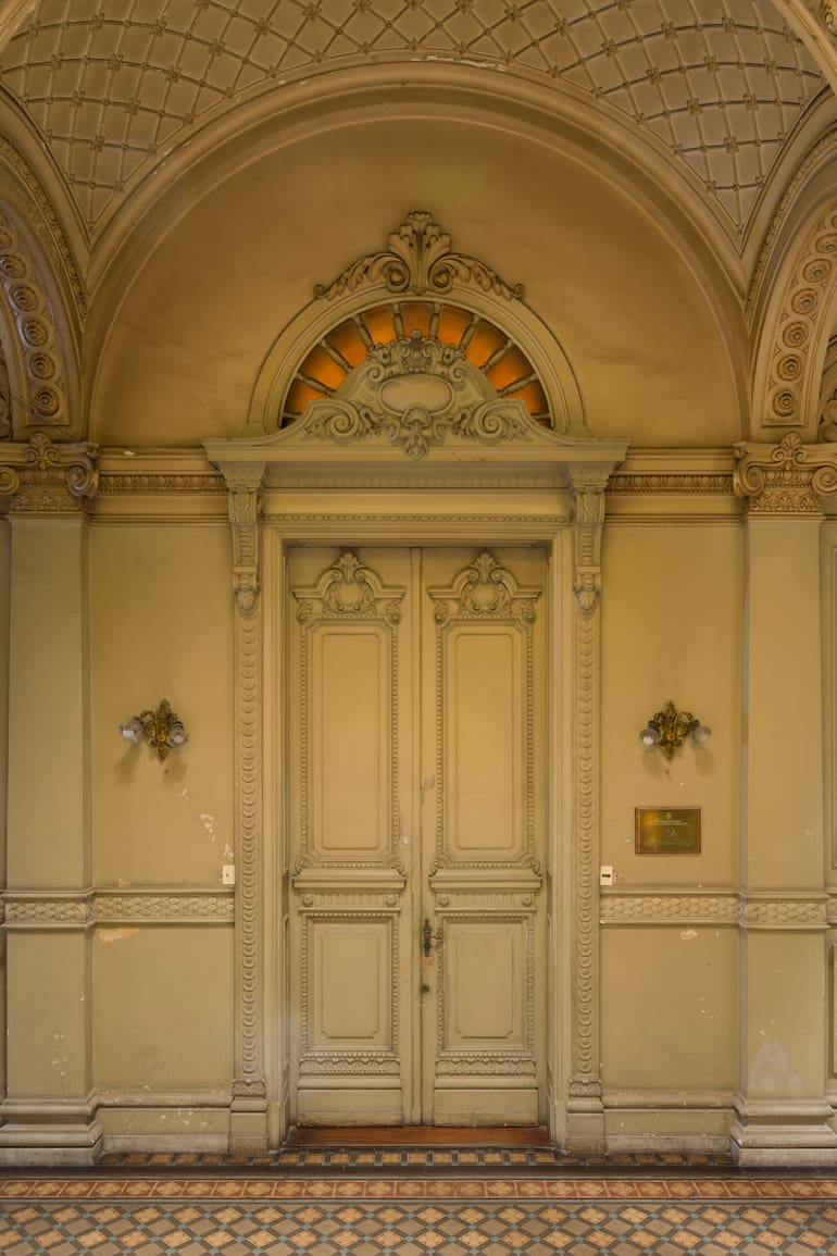 El edificio Beaux Arts donde funcionó antiguamente la Biblioteca Nacional antes de mudarse a Barrio Norte.