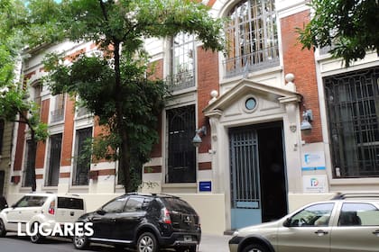 El edificio donde se filmaron varias célebres películas del cine sonoro en la Argentina