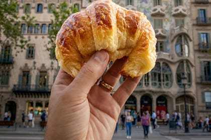 El edificio de Gaudí, telón de fondo para el producto nacional que ya se ganó el paladar de los españoles