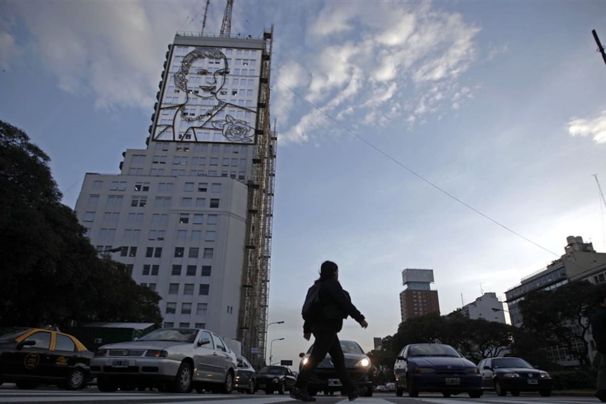 El edificio de murales de Evita, sospechado de irregularidades