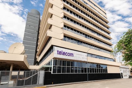 El edificio de Telecom ubicado en General Hornos 690