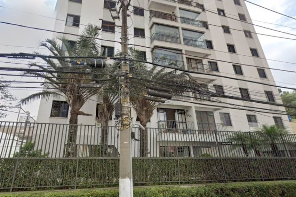 El edificio desde donde cayó el menor