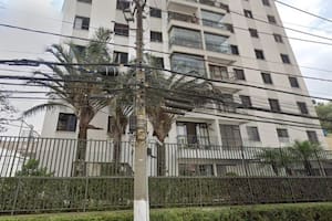 El edificio desde donde cayó el menor