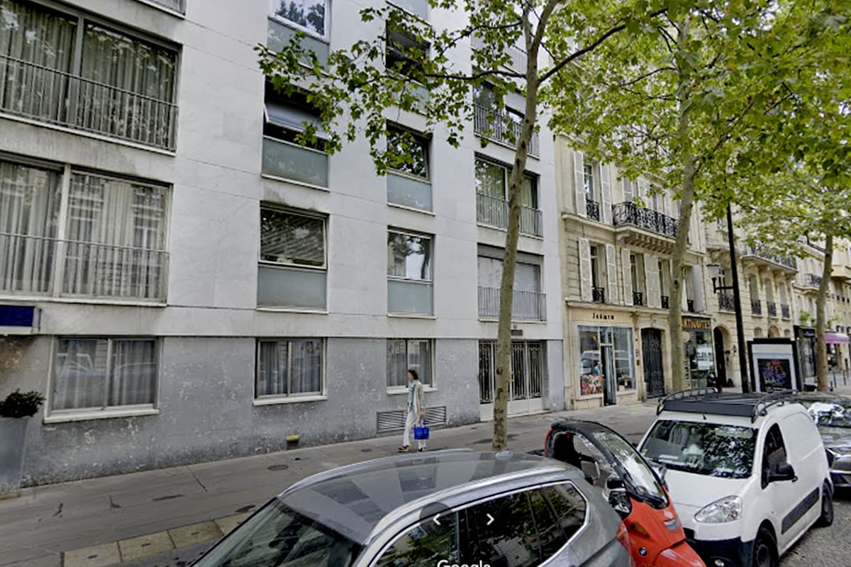 El edificio donde está el departamento de Carlos Corach en París
