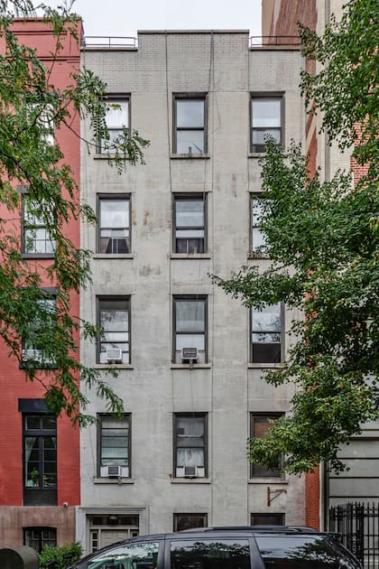 El edificio donde está el departamento tiene cinco pisos y fue construido en 1900