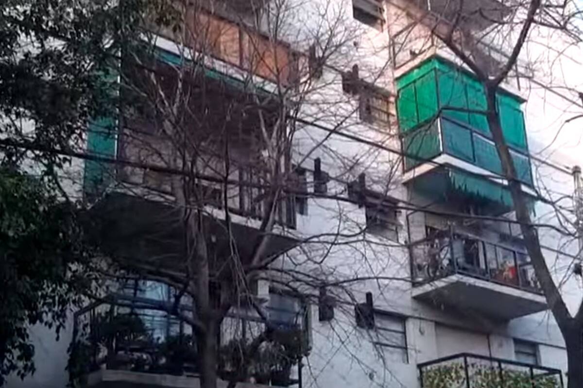 El edificio donde se produjo la tragedia está ubicado en el cruce de calles Nahuel Huapi y Plaza