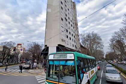 El edificio en el que ocurrió el hecho en marzo pasado, en La Plata