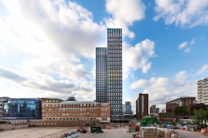 El edificio modular residencial más alto del mundo está a unos kilómetros de la ciudad de Londres