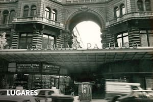 El edificio que ocupa buena parte de la manzana de Córdoba, Viamonte, Florida y San Martín pasó a llamarse Edificio del Pacífico cuando el ferrocarril BAP (Buenos Aires al Pacífico) se mudó allí en 1908.