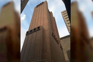 El edificio sin ventanas se encuentra en el número 33 de Thomas Street, en Nueva York