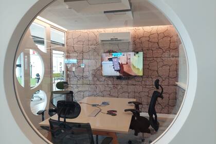 El edificio tiene 9000 metros cuadrados