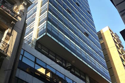 El edificio Torreblanca es la sede central de Aysa en el barrio de Monserrat