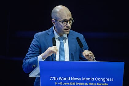 El editor general de The New York Times, Arthur Gregg Sulzberger, alertó sobre el plagio de la IA en el Congreso Mundial de Medios
