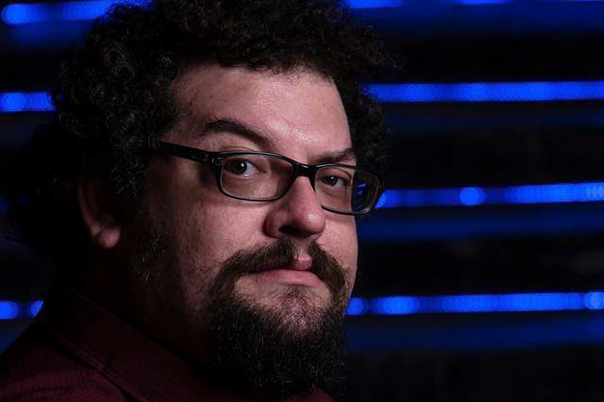 El editor y gestor cultural Damián Blas Vives retratado por Alejandro Meter