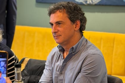 El ejecutivo de TV Antonio Ruiz durante el encuentro que mantuvo con los medios el último jueves en Buenos Aires