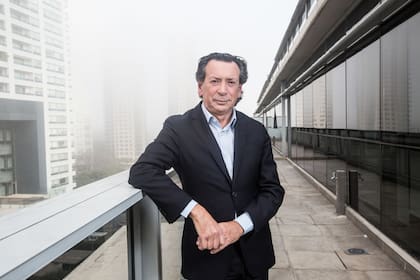 “El Ejecutivo venía en un aterrizaje exitoso y faltaba la regla cambiaria. Lamentablemente estás aterrizando en una tormenta pero lo importante es que el avión va a aterrizar bien”, comentó Dante Sica.