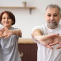 Cuatro ejercicios recomendados para adultos mayores de 60 años