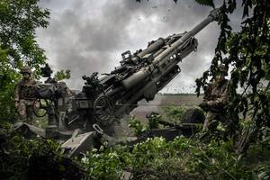 El Ejército de Ucrania está utilizando una variedad de artillería occidental, como este obús M777 suministrado por Estados Unidos, en su lucha contra Rusia.