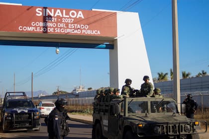El ejército mexicano volvió a enfrentarse contra Los Chapitos