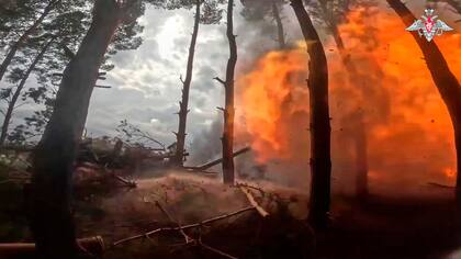 El Ejército ruso dispara hacia posiciones ucranianas en Jerson, Ucrania