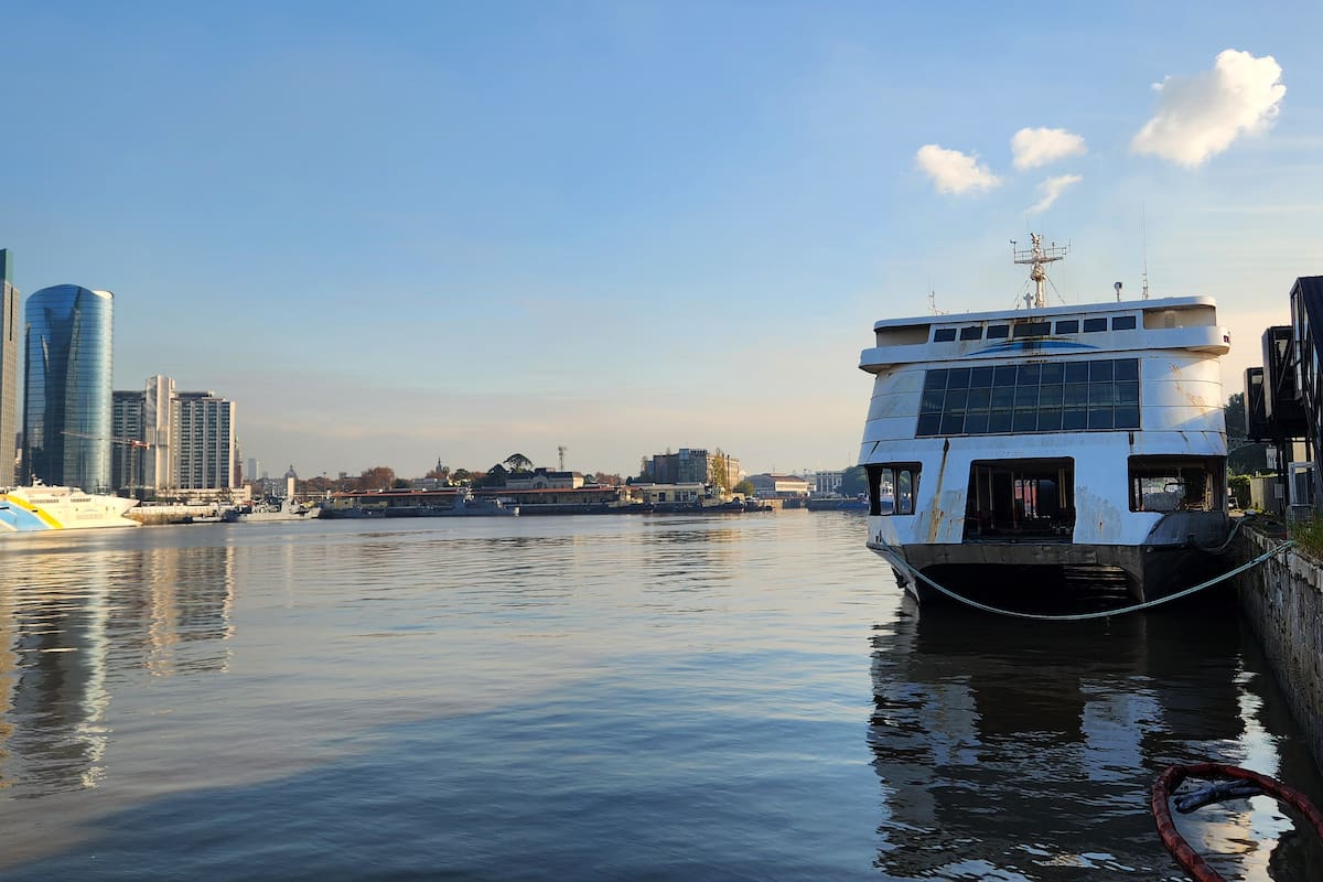 El Eladia Isabel se encuentra amarrado en Puerto Madero, y hace varios años que está en desuso