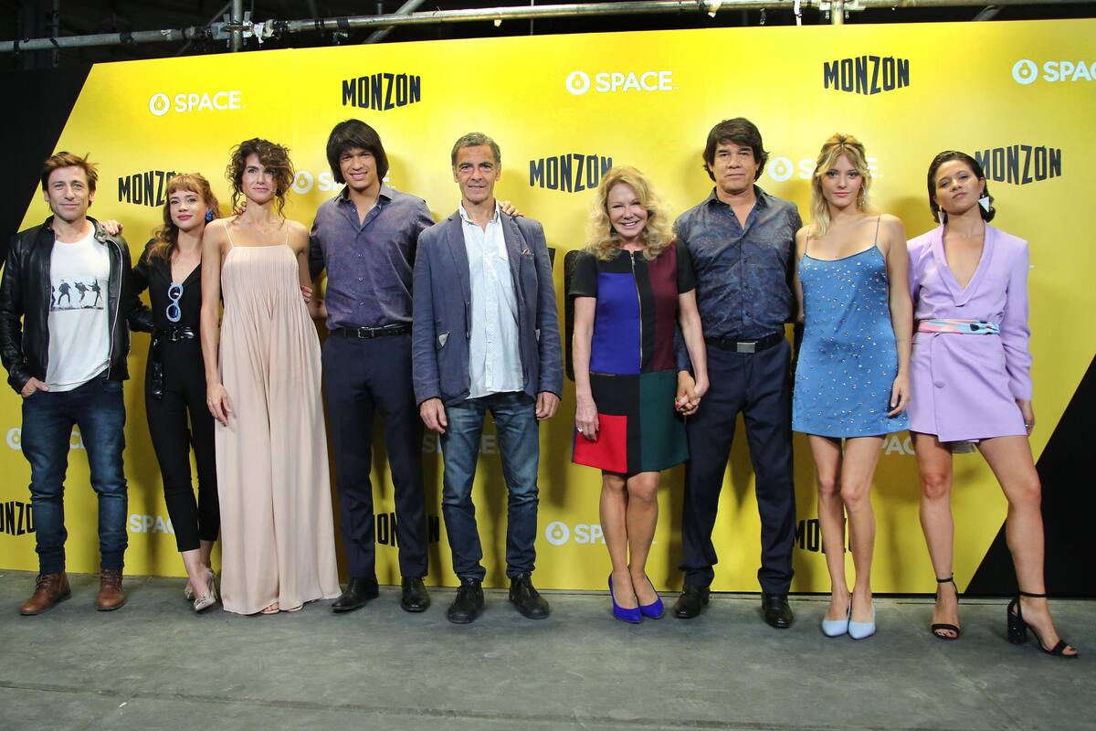 El elenco completo de la serie espera ansioso su debut