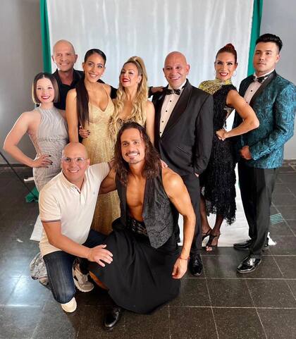 El elenco de Bien argentino, que desde el 28 de diciembre ofrecerá funciones en Carlos Paz