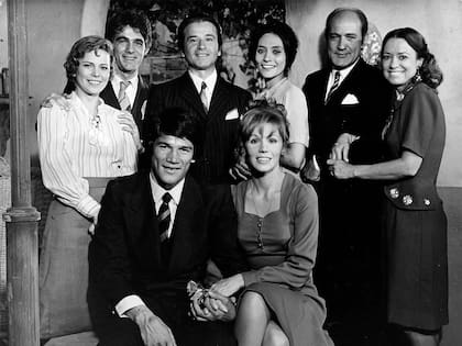 El elenco de La Mary, la película de Daniel Tinayre en la que se forjó el amor entre Susana y Monzón