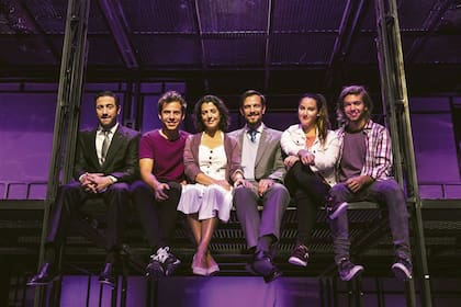 El elenco en la Argentina: Mariano Chiesa, Fernando Dente, Laura Conforte, Martin Ruiz, Manuela del Campo y Franco Masini