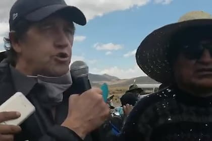 El embajador argentino en Bolivia participó de una marcha con Evo Morales (ANF)