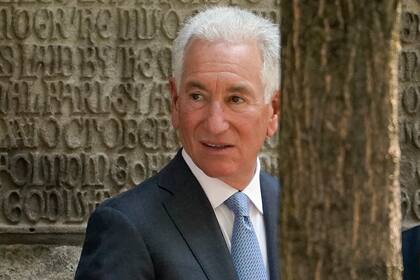 El embajador de Estados Unidos en París, Charles Kushner