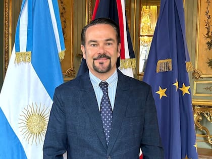 El embajador de Francia Romain Nadal