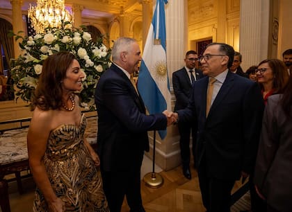El embajador del Perú, Carlos Alberto Chocano Burga