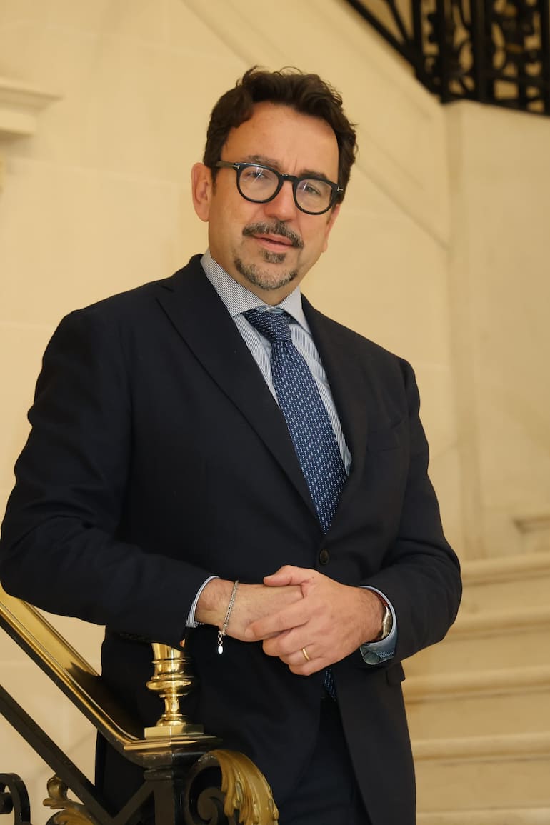 El embajador Fabrizio Lucentini en su residencia