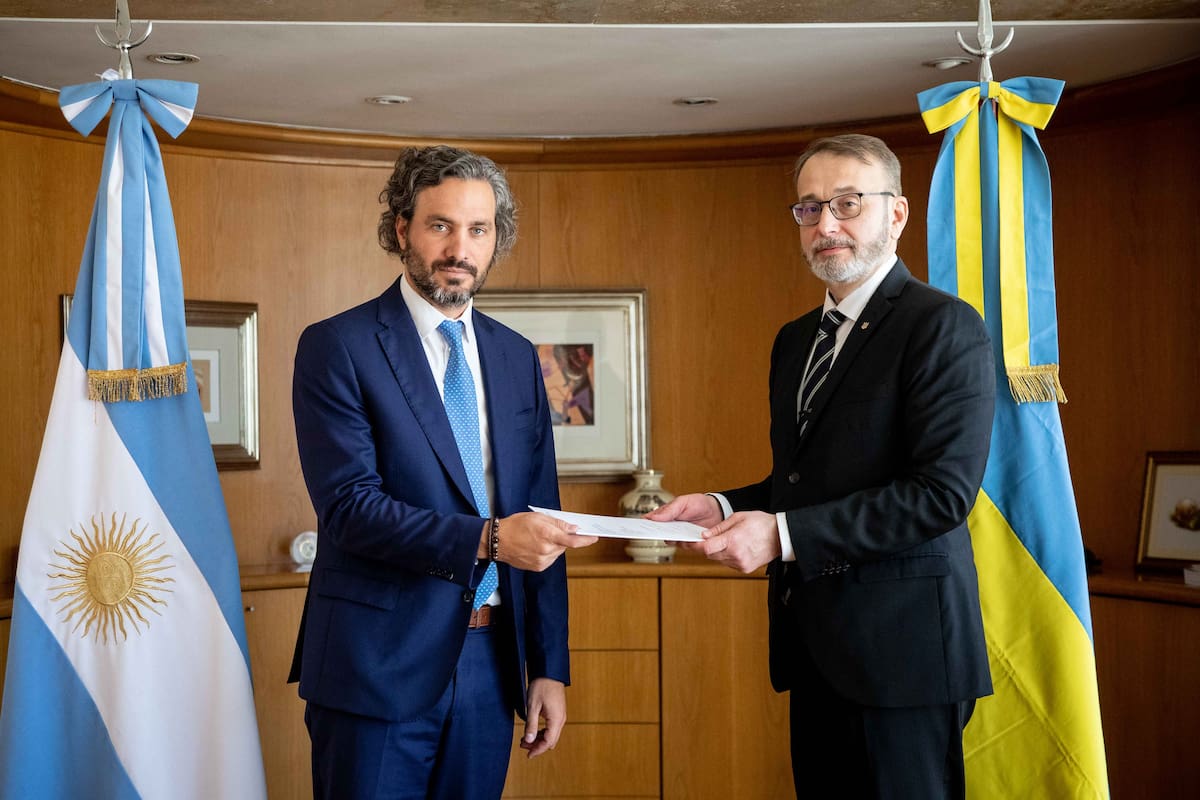 El embajador Klymenko durante la presentación de las credenciales diplomáticas al canciller Cafiero