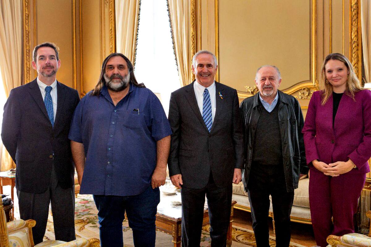 El embajador Marc Stanley junto a Roberto Baradel y Hugo Yasky