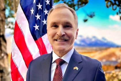 El embajador Peter Lamelas