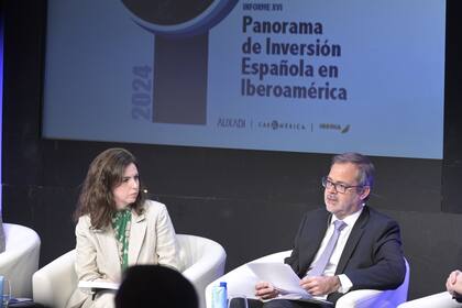 El embajador Roberto Bosch, durante el debate