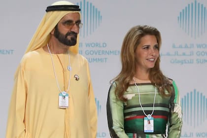 El emir de Dubai Al-Maktoum y su sexta mujer, la princesa Haya, el año pasado, en Dubai