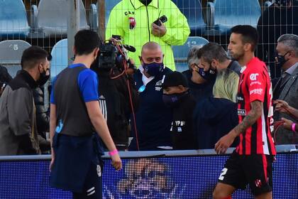 El viernes, Tapia y Tinelli fueron a saludar a Maradona, en el arranque de un torneo que nació con miles de problemas.