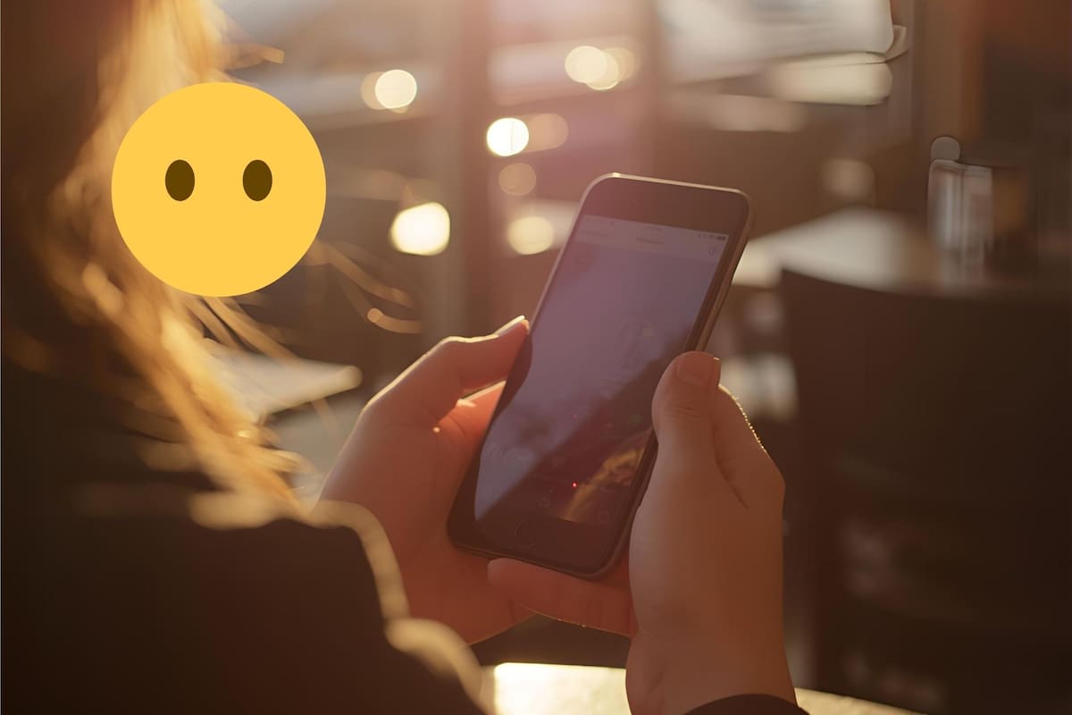 El emoji sin expresión sirve para mostrar el sentimiento de algo indecible
