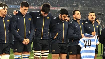 El emotivo homenaje de los Pumas para los 44