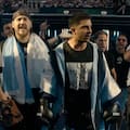 El emotivo ingreso de Gastón Edul a La Velada del Año VI: Himno Nacional Argentino y remera de Malvinas