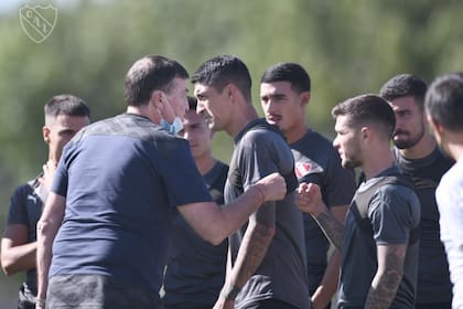 El Emperador tenía el ofrecimiento de Banfield para ser el manager, pero decidió mantenerse como director técnico