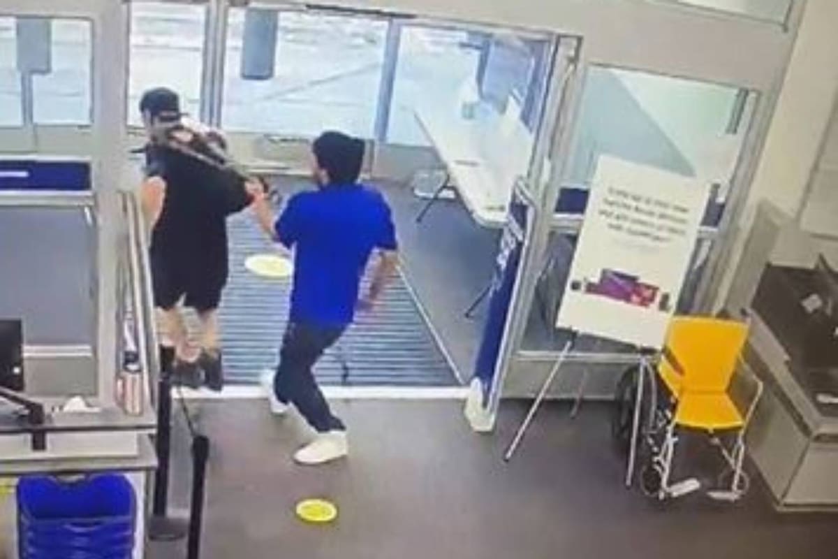 El empleado de vigilancia de una tienda de electrónica de Estados Unidos informó en su cuenta de TikTok que lo habían echado porque el supuesto ladrón lo denunció por no respetar la distancia social