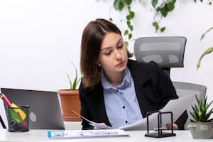 El empleador estadounidense tiene la obligación de examinar la elegibilidad del empleo e identificar documentos que presenta el trabajador extranjero