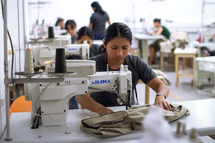 El empleo sin registro y, por tanto sin aportes para la jubilación y la obra social, afecta a alrededor de un tercio de los asalariados en la Argentina