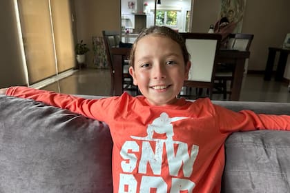 El emprendedor de nueve años, Juani se volvió viral tras postear su primer reel contando sobre su pasión por tejer y el deseo por desarrollar su propia marca llamada ‘Tejidos Francisca’