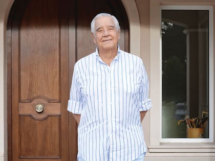 El empresario Constancio Vigil en su casa en Punta del Este, Uruguay